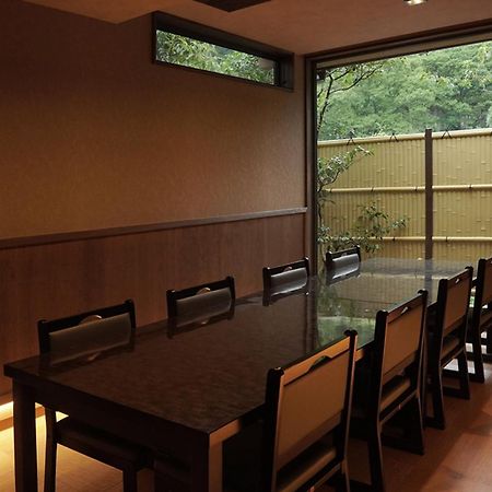 Yunohira Kamiyanagiya Hotel Юфу Екстериор снимка